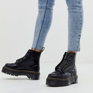 BLACK DOC MARTENS PLATFORM BOOT